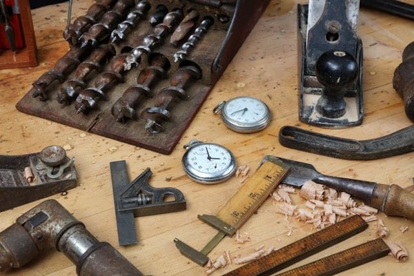 Comment construire un atelier de réparation de montres de luxe suisses ?
